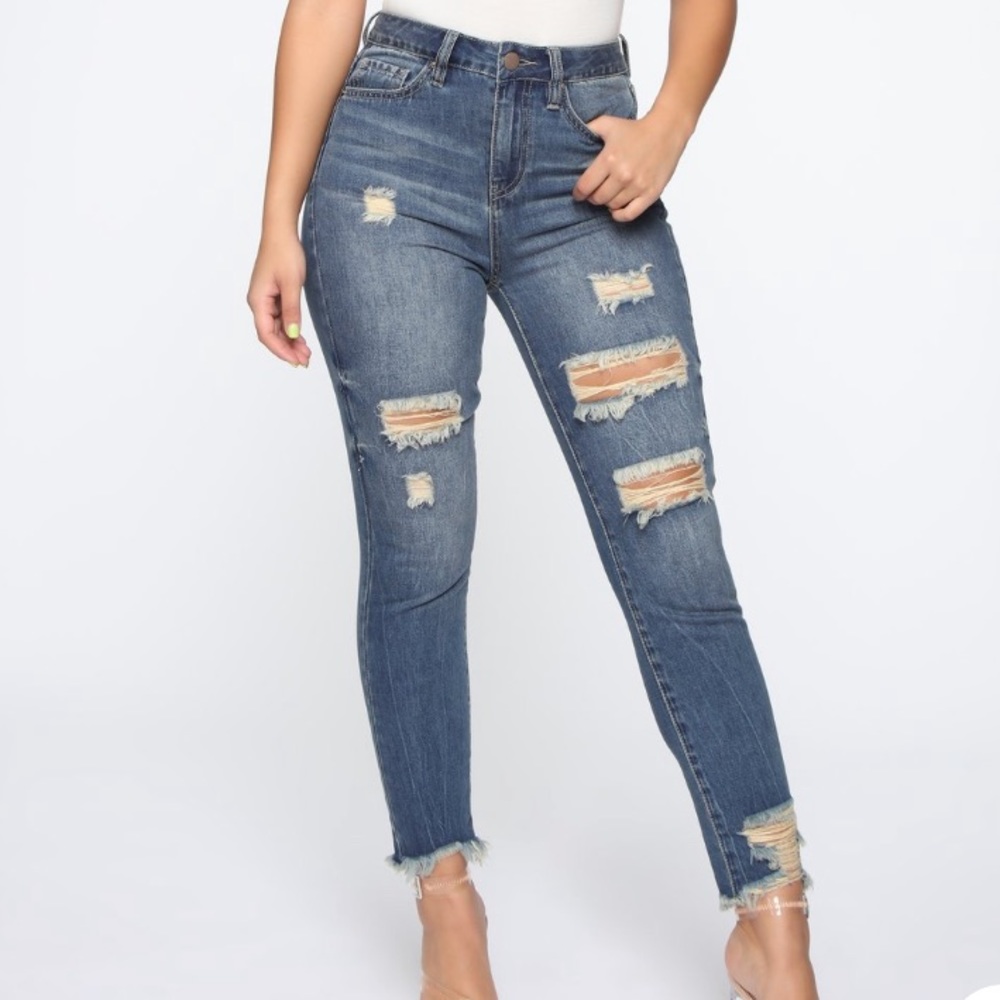 NWT Distressed Mom Jeans